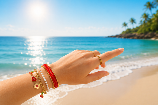 Cómo combinar pulseras: el arte del “arm party” para el verano